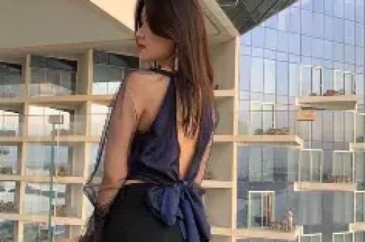 “假洋牌”优思益翻车事件：网红集体致歉背后的品牌包装术与流量陷阱